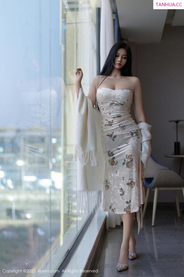 小娜比  [XiuRen]高清写真图 2025.02.18 No.9899 娜比 丝袜美腿第30张图片